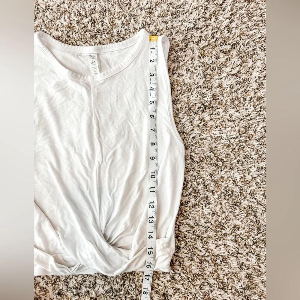 ALO Yoga stylish white